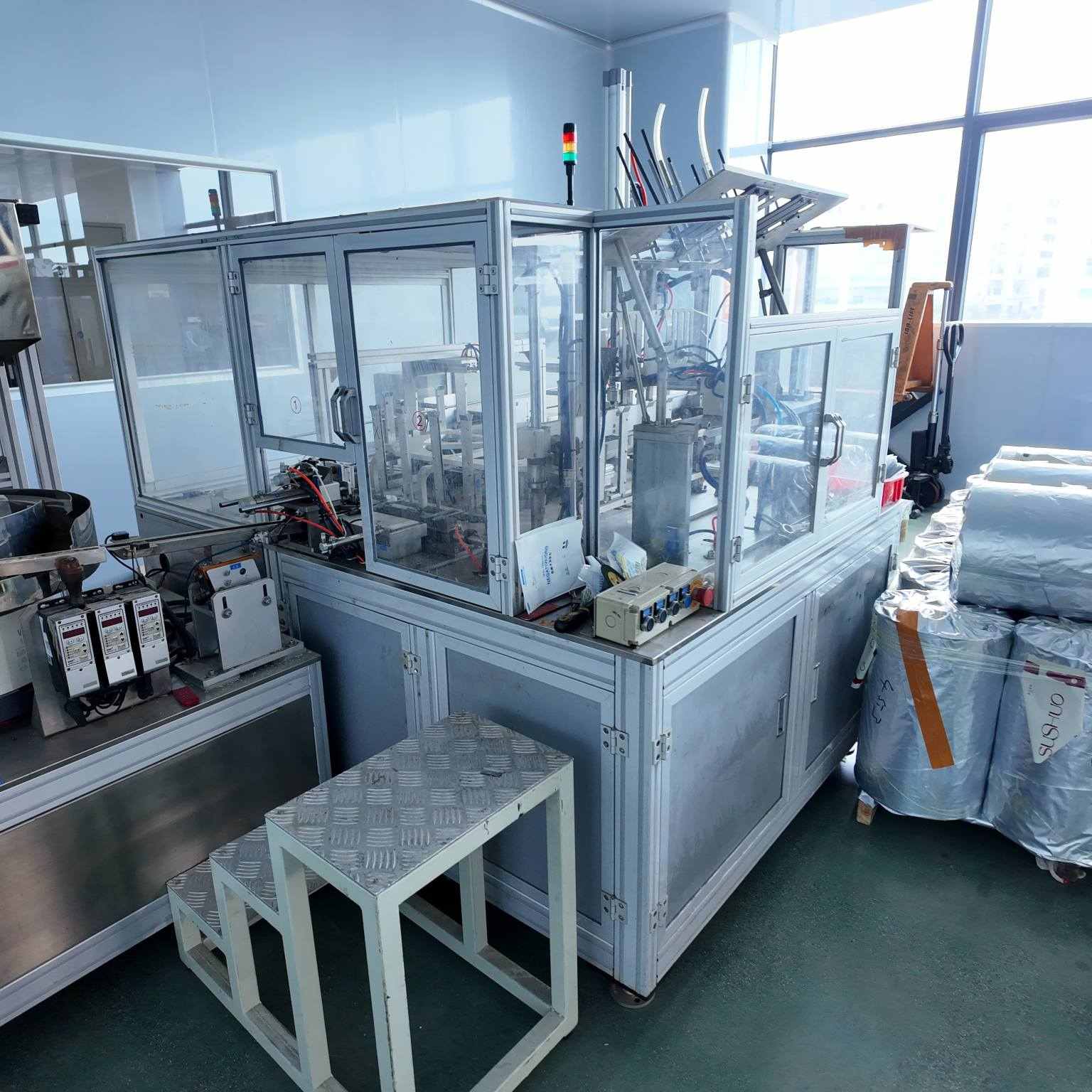 Spout-press machine